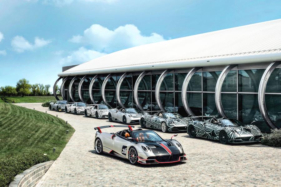  Pagani Huayra Roadster BC 2019 года  (фото 1 из 43)